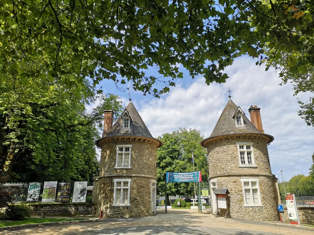 Entrée du stade équestre du Puy-Marmont à Pompadour