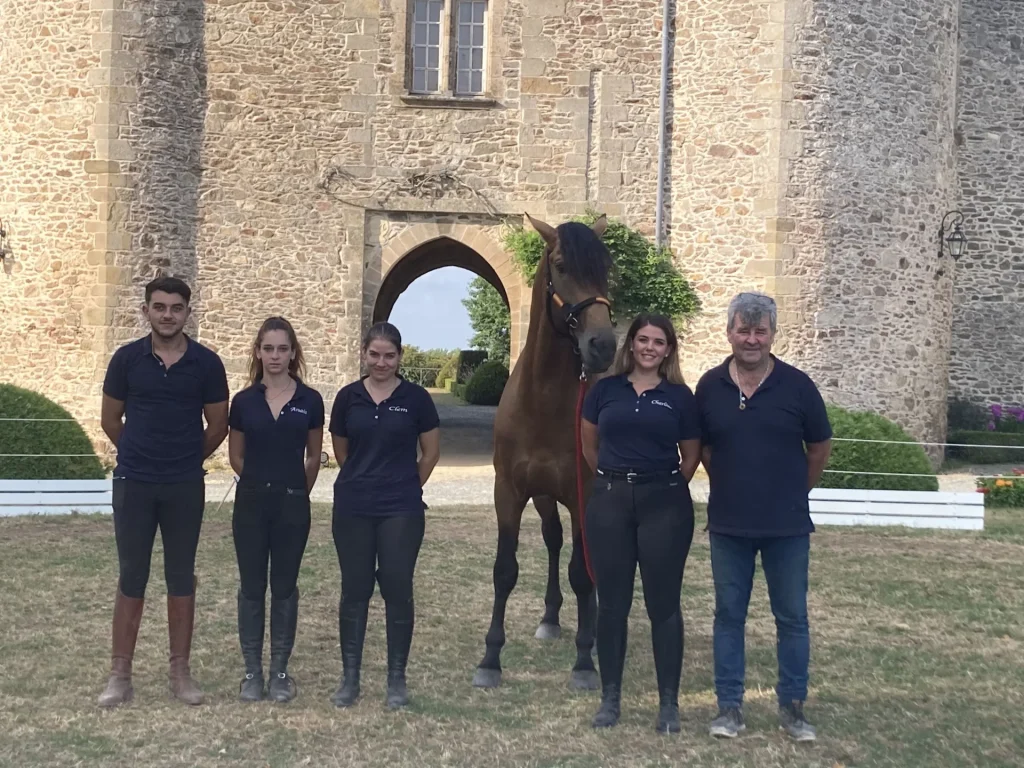 Troupe Hasta Luego - Château de Pompadour - Corrèze