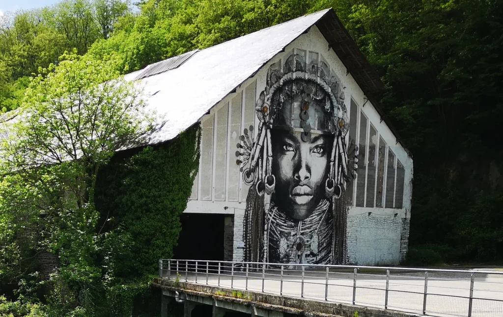 Fresque monumentale à la grafeterie - Uzerche