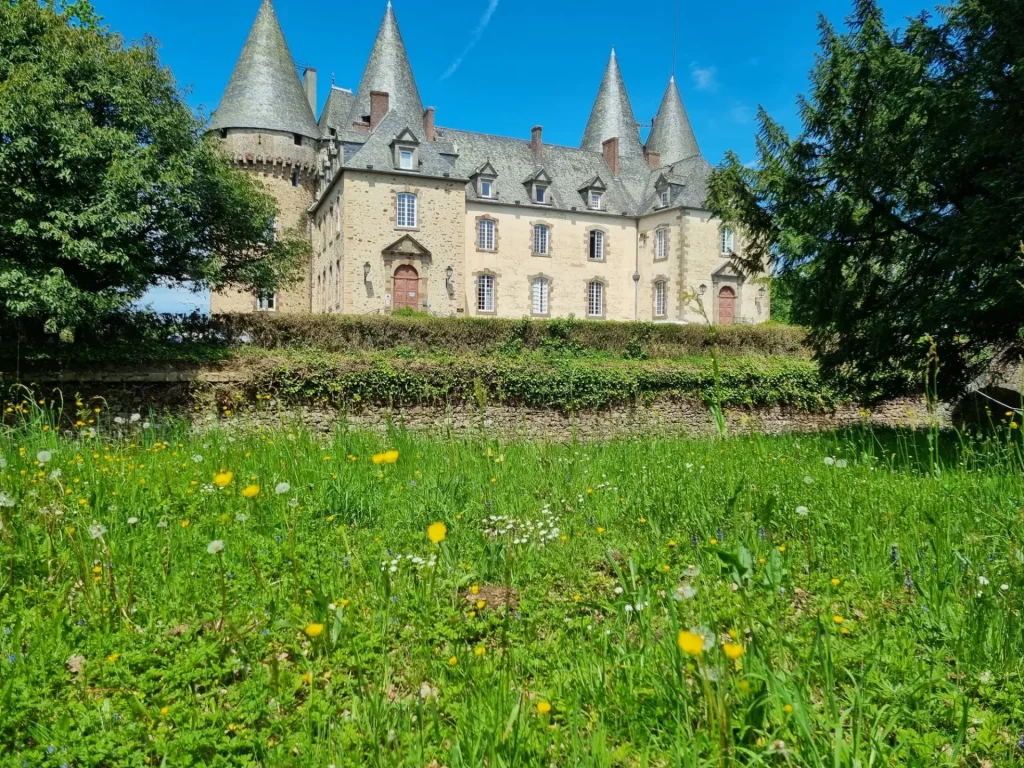 Parque del castillo de Verdier en Lubersac