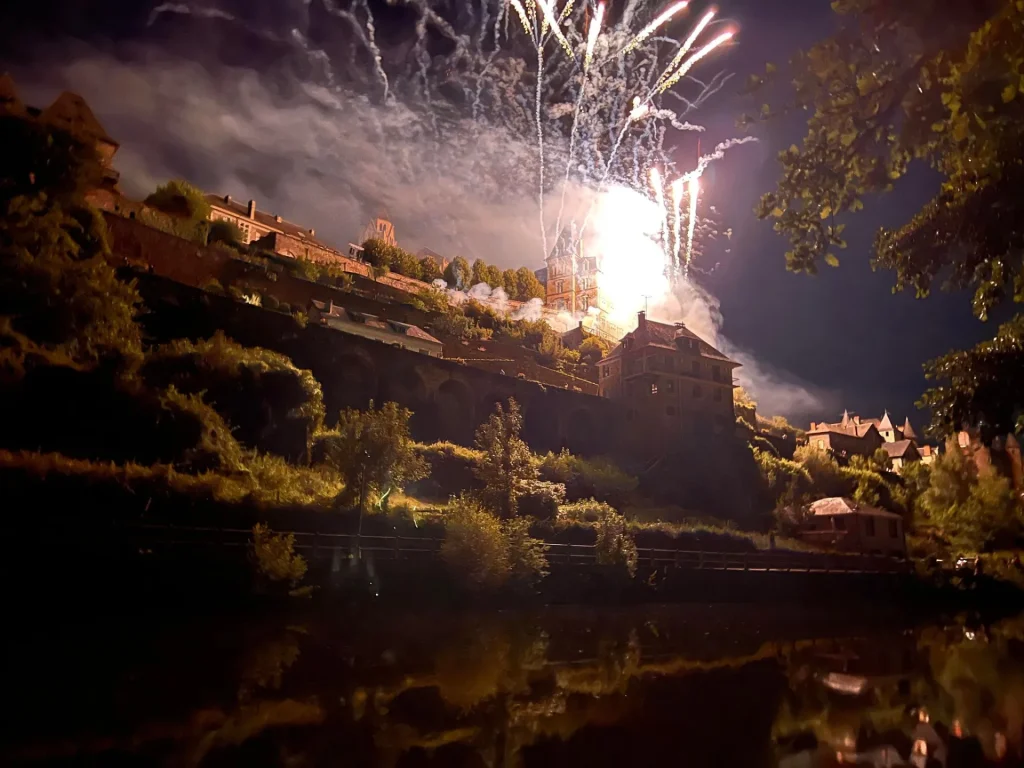 Feu d'artifice à Uzerche