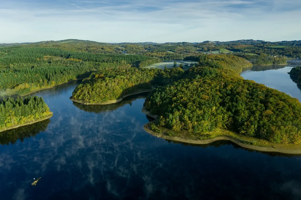 Vue aérienne du lac de Viam