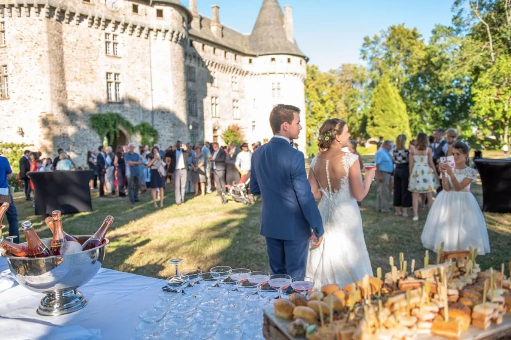 Vin d'honneur sur les terrasses du château de Pompadour