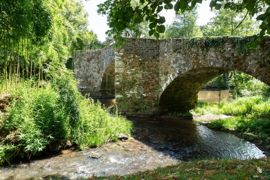 Le Pont Lasveyras enjambe la'Auvézère