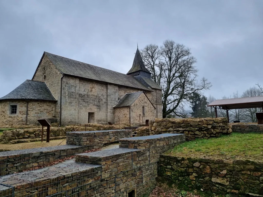 Vue église - Soudaine-Lavinadière - Corrèze