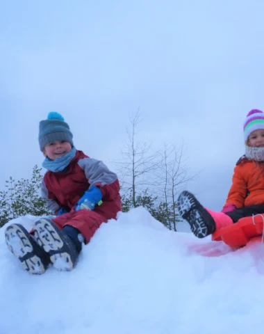 Après-midi luge sur la neige en Corrèze