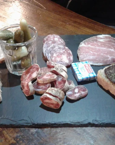 Plateau de charcuterie à la Ferme de Malauzieux - Meilhards - Corrèze